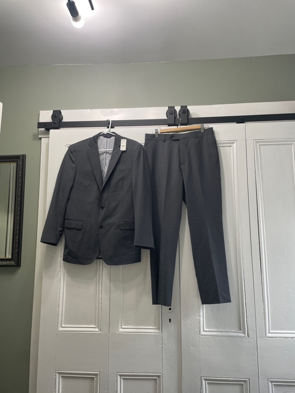 Brooks Brothers Men's Charcoal Gray Two-Piece Suit Jacket & Pants 38S 32W 32L